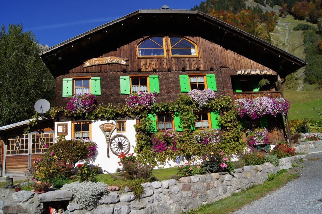 Haus Aelpele Lägenhet Klosterle am Arlberg Exteriör bild